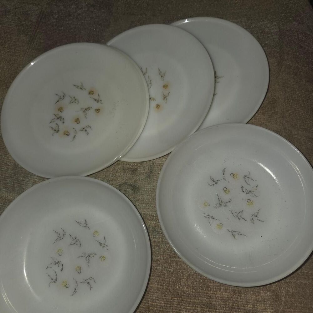 Vintage  Fire King Milk Glass Set  2 Bowls & 4 Salad Plates Flora cottagecore